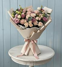 Букет цветов из:  Розы и Лизиантусы в Северный