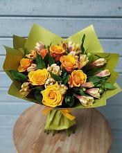 Букет цветов из:  Альстромерии и Розы в Северный