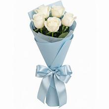 Букет 5 Белых роз Проуд в Северный