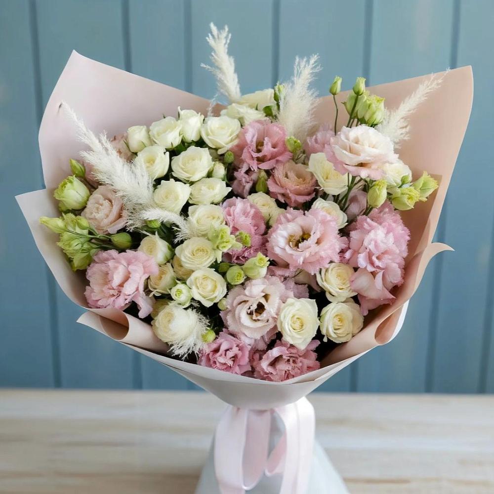 Букет цветов из: Альстромерии и Розы в Северный