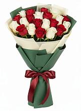 Букет Микс из красных и белых роз #REPLACE_PRED# Северный