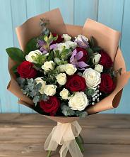 Букет цветов из:  Розы и Альстромерии в Северный