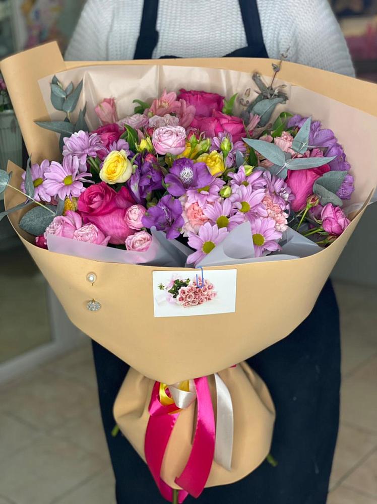 Букет цветов из: Хризантемы, Гвоздики и Альстромерии в Северный