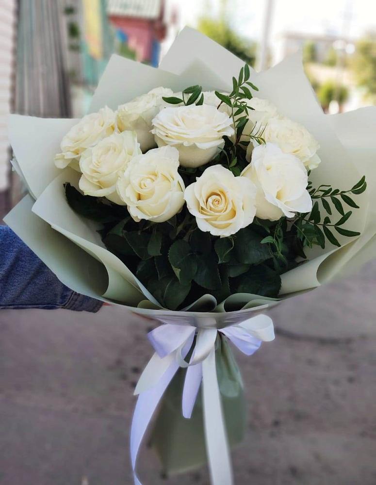 Букет Белые розы Проуд в Северный