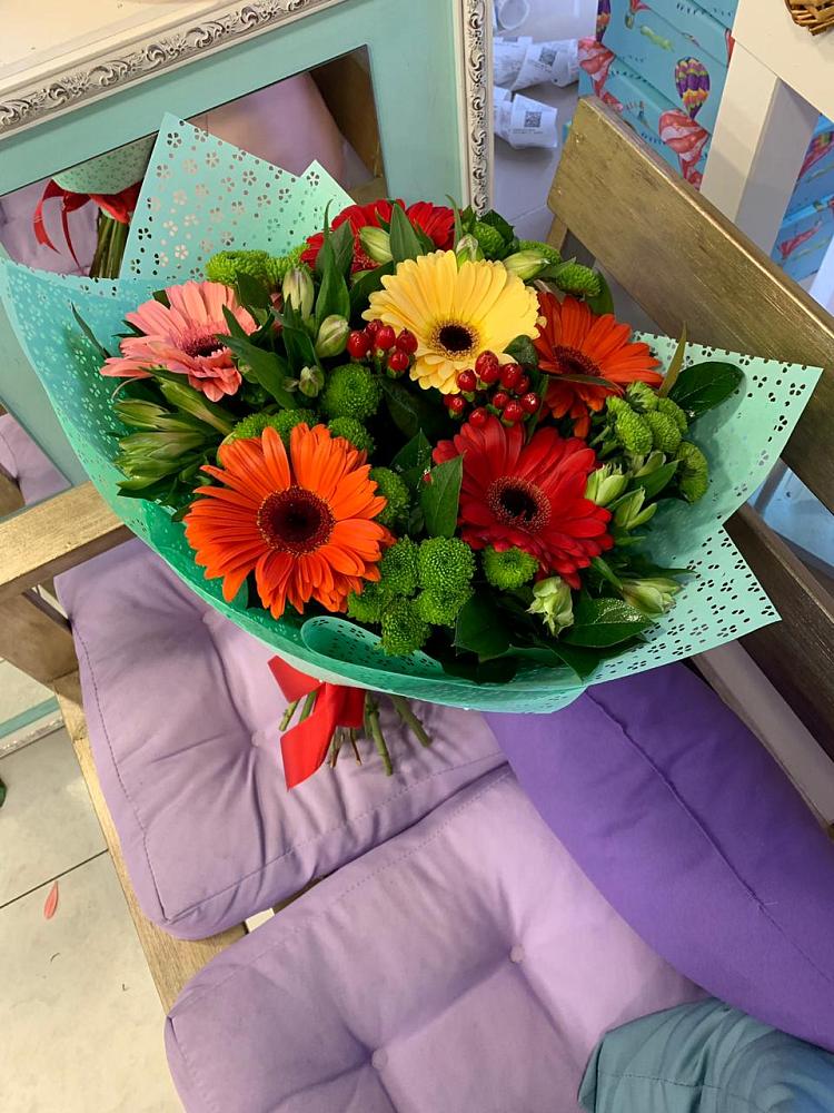 Букет цветов из: Герберы, Хризантемы и Альстромерии в Северный