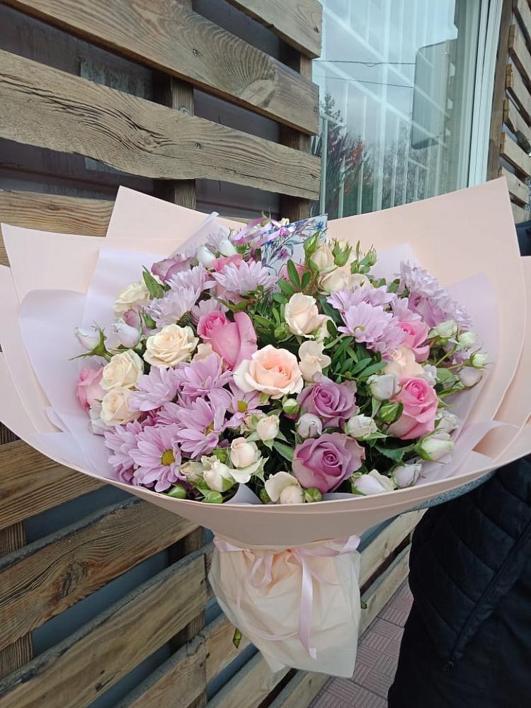 Букет цветов из: Розы и Хризантемы в Северный