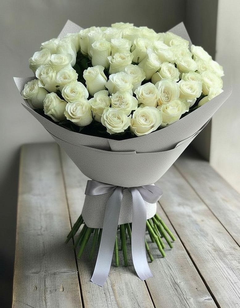Букет 35 Белых роз в Северный