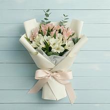 Букет цветов из:  Альстромерии в Северный