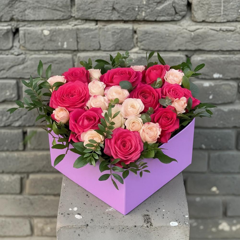 Цветочная композиция из Розы в коробке в Северный