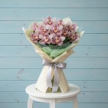 Букет цветов из:  Орхидеи и Розы в Северный