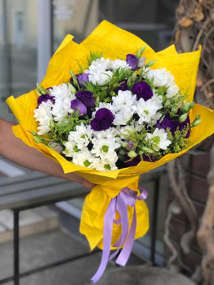Букет цветов из: Ирисы, Хризантемы и Ромашки в Северный