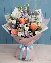 Букет цветов из:  Лизиантусы, Розы, Альстромерии и Гипсофила #REPLACE_PRED# Северный