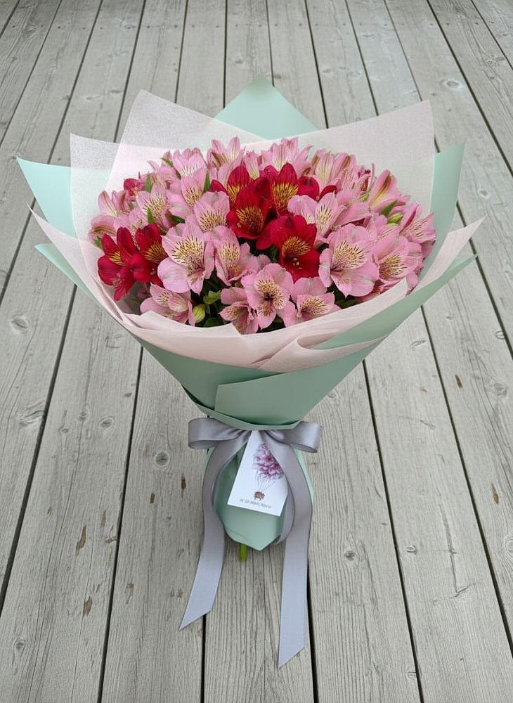 Букет цветов из: Альстромерии в Северный