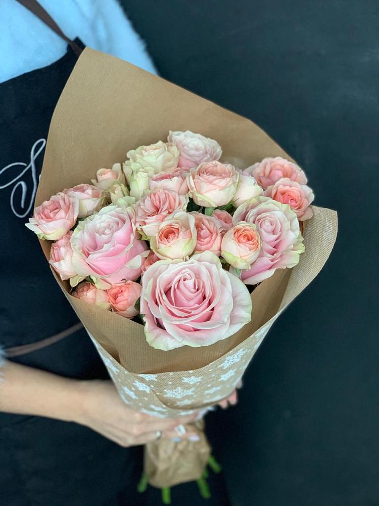 Букет цветов из: Хризантемы и Розы в Северный