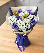 Букет цветов из:  Розы, Ирисы и Хризантемы в Северный