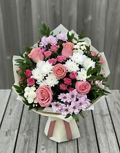Букет цветов из:  Альстромерии, Гвоздики, Розы и Хризантемы в Северный