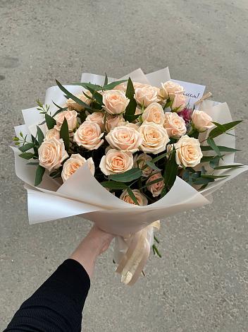 Букет Кремовые розы Латте в Северный