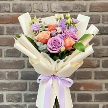 Букет цветов из:  Лизиантусы и Розы #REPLACE_PRED# Северный