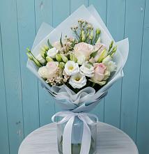 Букет цветов из:  Розы и Лизиантусы в Северный