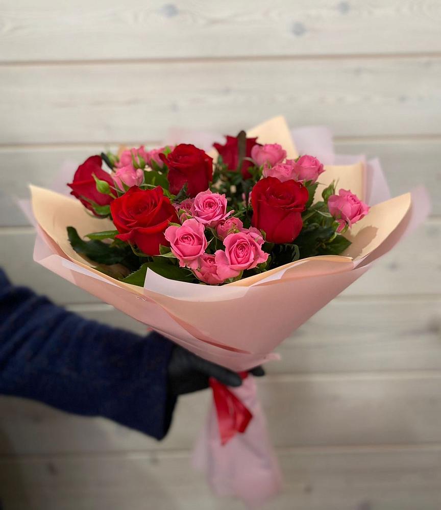 Букет цветов из: Розы в Северный