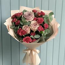 Букет цветов из:  Гвоздики и Розы в Северный
