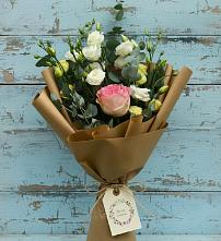 Букет цветов из:  Розы и Лизиантусы в Северный