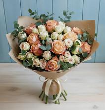 Букет цветов из:  Альстромерии и Розы в Северный