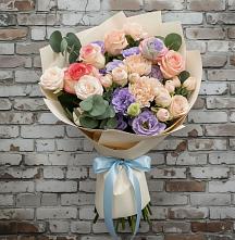 Букет цветов из:  Розы, Лизиантусы и Гвоздики #REPLACE_PRED# Северный