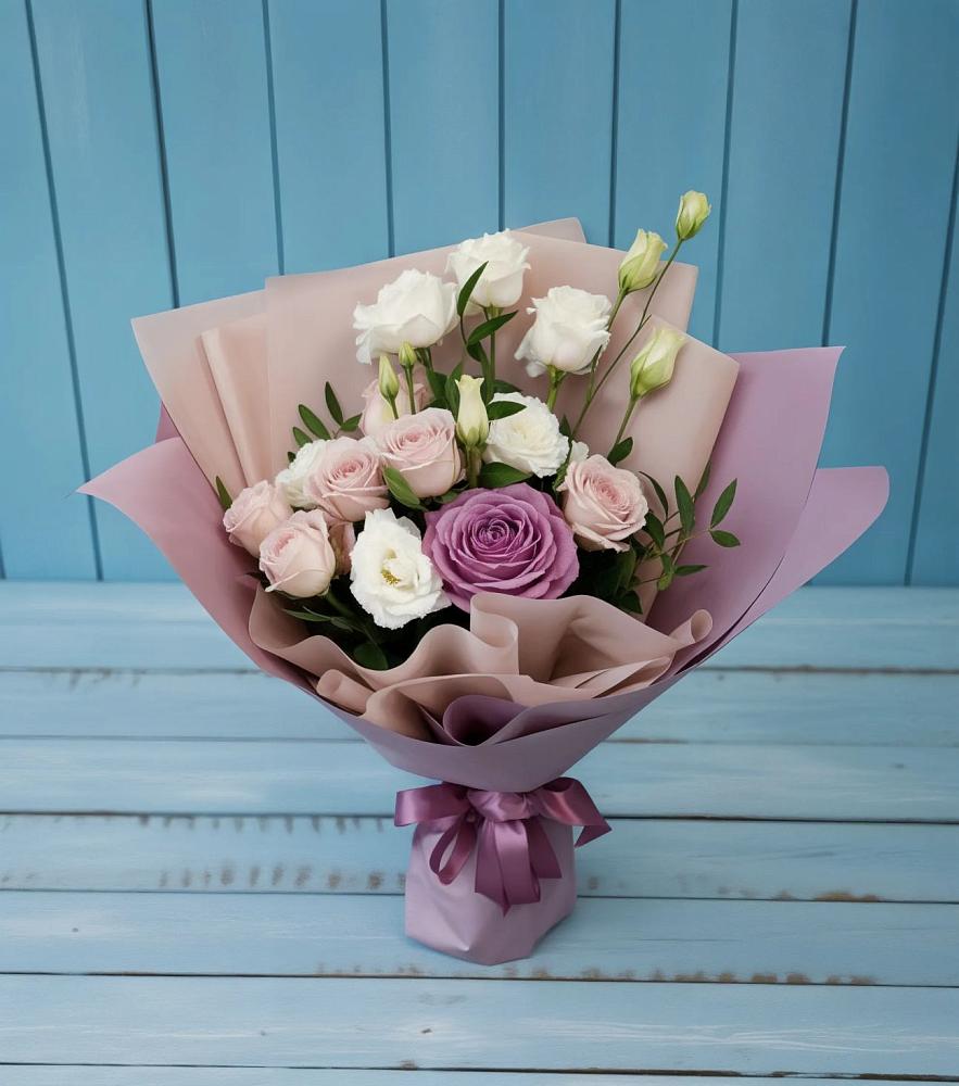 Букет цветов из: Розы и Лизиантусы в Северный