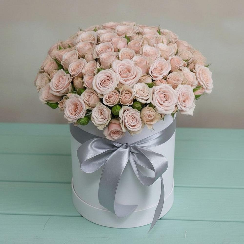 Цветочная композиция из Розы в шляпной коробке в Северный